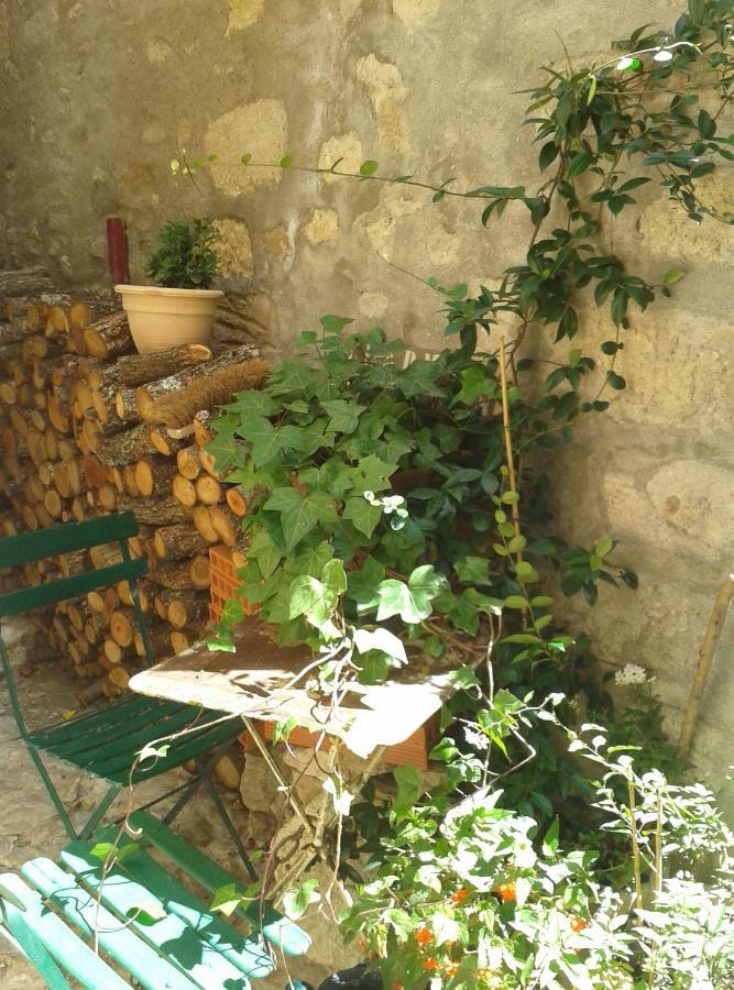 À l'étape des jeunes randonneurs Acomodação com café da manhã Saignon Exterior foto