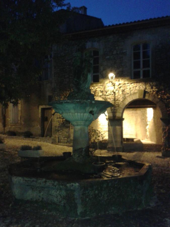 À l'étape des jeunes randonneurs Acomodação com café da manhã Saignon Exterior foto